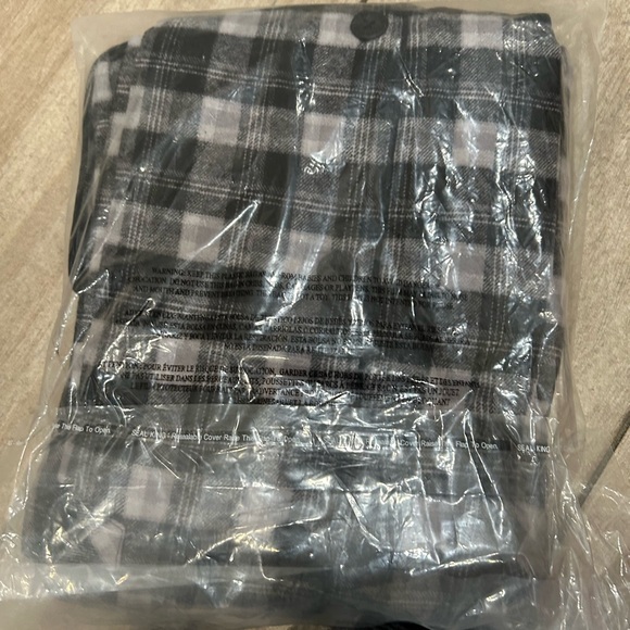 Set / bundle/ lot of 3 NWT men’s winter pajamas - size medium - Picture 3 of 7